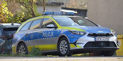 Obezwładniony, skuty kajdankami trafił przed sąd-17234