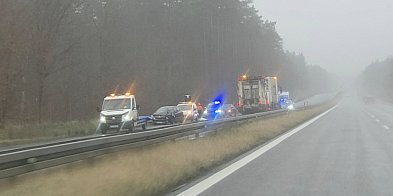 Po wypadku zablokowana droga S10-17538