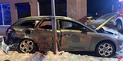 [DK 10] Ciężarówka zderzyła się z osobówką - dwie osoby-17944