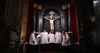Abp Gądecki o Krzyżu Baryczków: jego istnienie w mieście skazanym na nieistnienie -16561