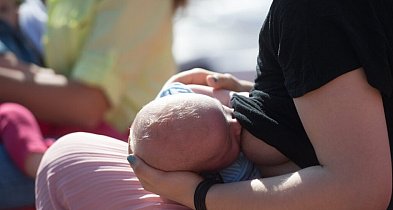 Karmienie piersią może uodparniać na raka piersi-17005