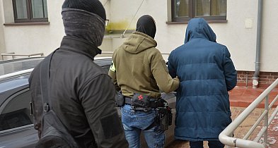 Kolejne cztery osoby zatrzymane ws. wystawiania nierzetelnych faktur VAT