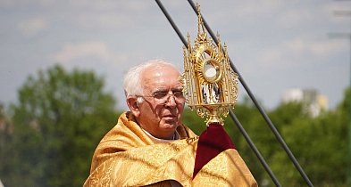 Abp Depo: zaczyna się od palenia krzyża, a później będzie się podpalać kościoły