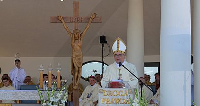 Nuncjusz apostolski: niezrozumienie mszy świętej prowadzi do „świętowania samych s