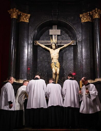 Abp Gądecki o Krzyżu Baryczków: jego istnienie w mieście skazanym na nieistnienie -16561