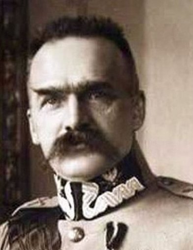 Prof. Dumanowski: Józef Piłsudski lubił herbatę, ciasto ze śliwkami i cynamonki-17231