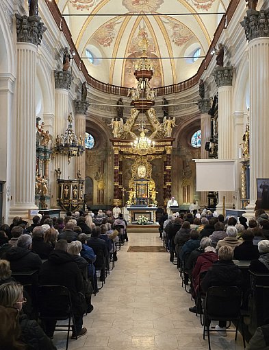 IV Niedziela Wielkiego Postu w Kościele katolickim to niedziela Laetare, czyli rad