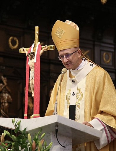 Abp Galbas: zewnętrznym graczom polskie spory są bardzo na rękę