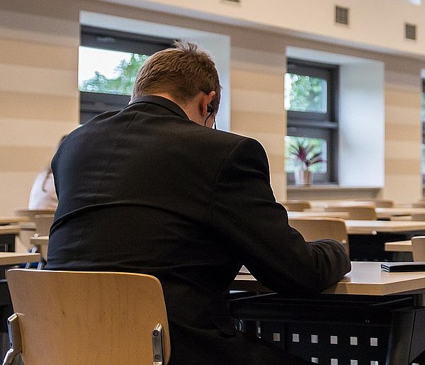 Zmiany w przepisach o wynagrodzeniach. Zapłacą za gotowość do pracy-17198