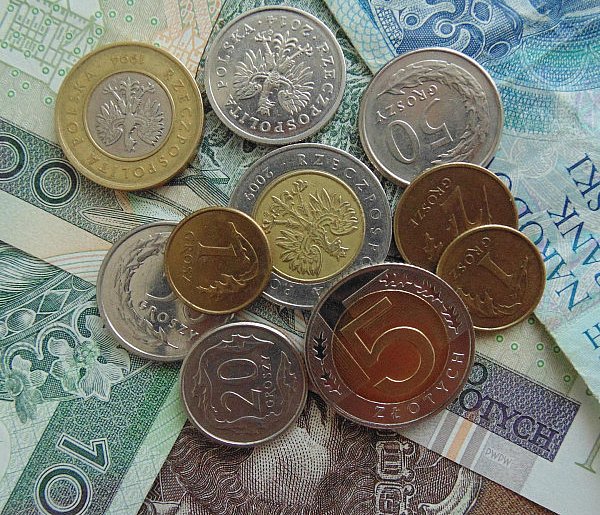 Nowe regulacje dla dorabiających. Od grudnia zmieniają się limity-17415