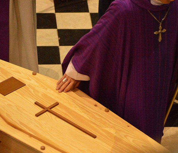 Rewolucja w pochówkach coraz bliżej. Tego w Polsce jeszcze nie było-17592