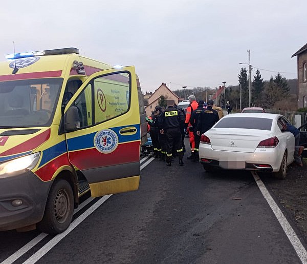 [DK 20] Zderzenie pojazdów - jedna osoba poszkodowana-17634