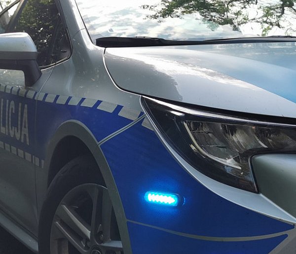 Stracił panowanie nad samochodem i uderzył w ogrodzenie ... był pijany