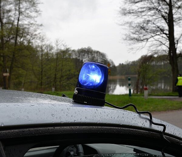 Czterech młodych napadli i grozili zabiciem 54 letniemu mężczyźnie