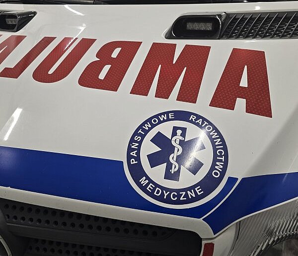 Tragiczna śmierć na krajowej 20. Nie żyje pracownik kierujący ruchem