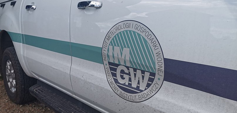 RCB ostrzega 12 województw przed marznącym deszczem i gołoledzią