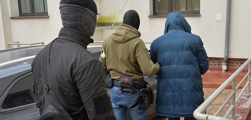 Kolejne cztery osoby zatrzymane ws. wystawiania nierzetelnych faktur VAT