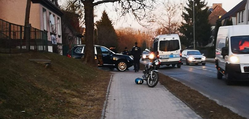 [DK 20] Osobówka uderzyła w motocyklistę