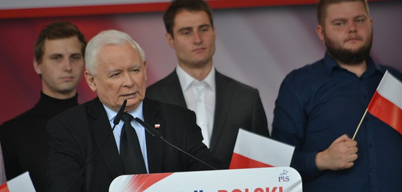 Prezes PiS: Orlen „po cichu” podnosi hurtowe ceny paliw