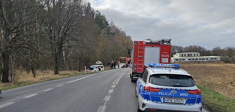 [DW 163] Zderzenie busa z osobówką