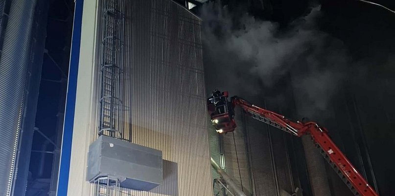 Koło Czaplinka pali się suszarnia - 17418