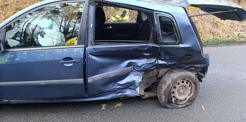 Zderzenie dwóch pojazdów - dwie osoby trafiły do szpitala - 17727