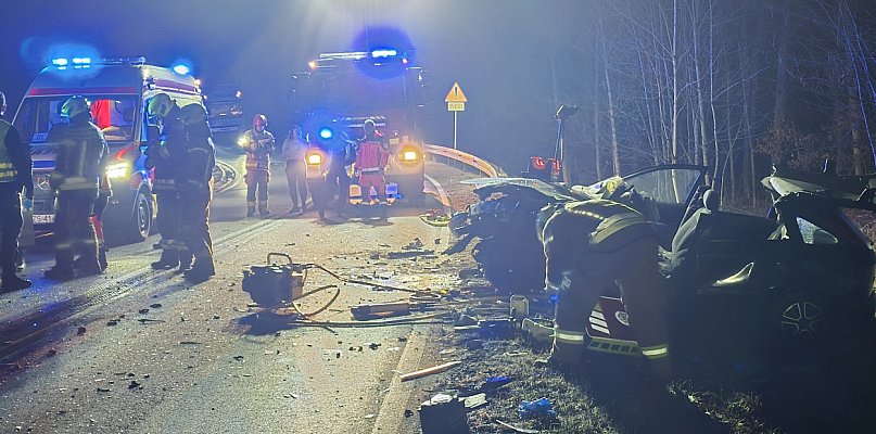 [DK 20] Czołowe zderzenie osobówek - pijany kierowca?