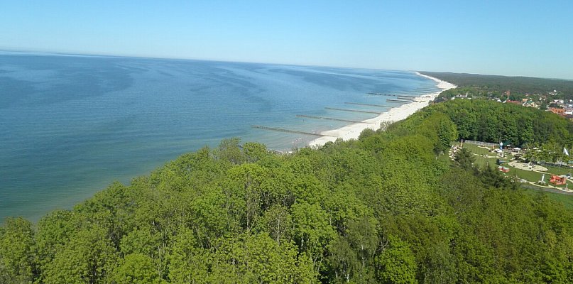 Zachodniopomorskie/ Rusza sezon na nadmorskich kąpieliskach; na części plaż są już
