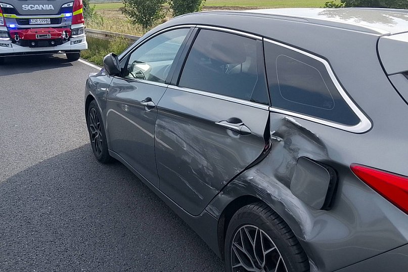 Zderzenie 3 pojazdów na DK 20