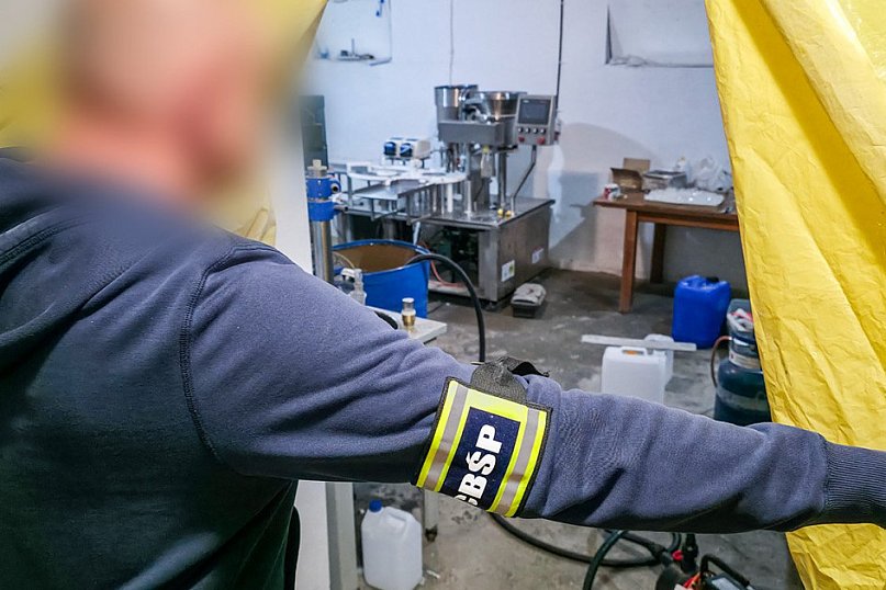 Nielegalna fabryka fałszywych leków