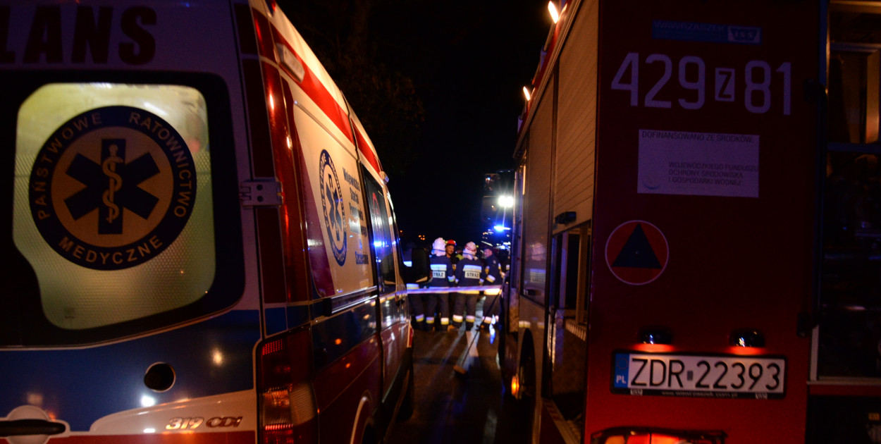 Akcja służb ratunkowych - trzy osoby trafiły do szpitala
