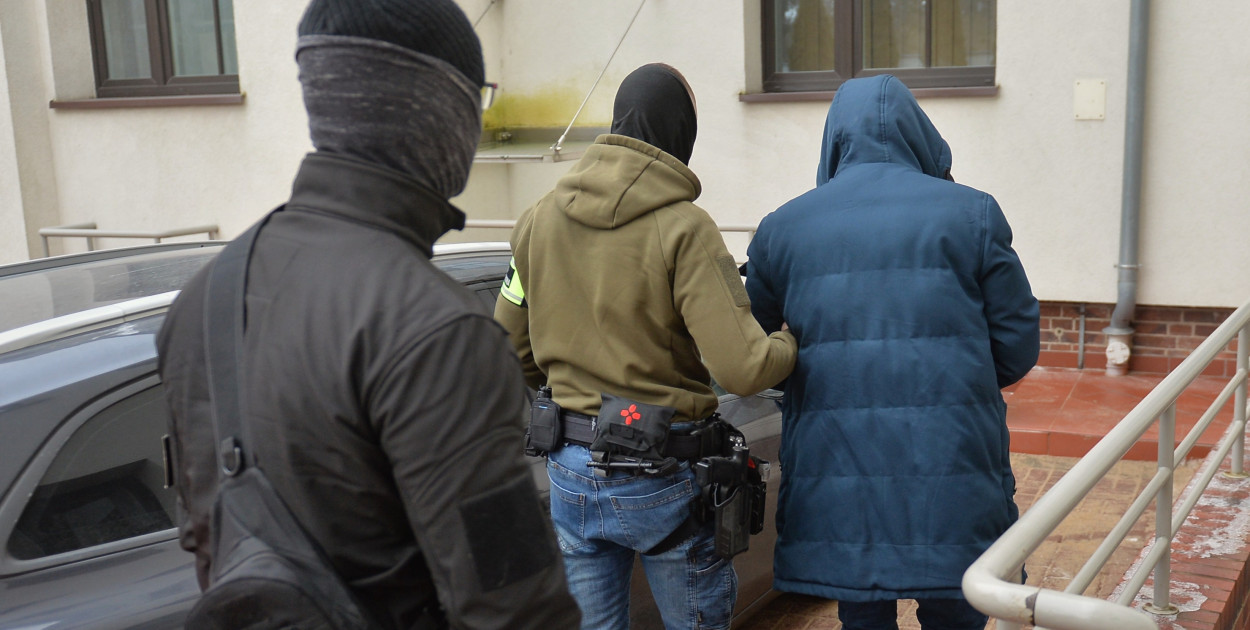 Kolejne cztery osoby zatrzymane ws. wystawiania nierzetelnych faktur VAT