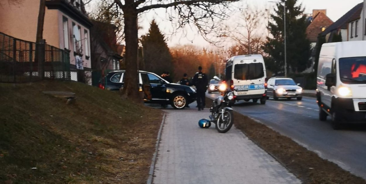 [DK 20] Osobówka uderzyła w motocyklistę