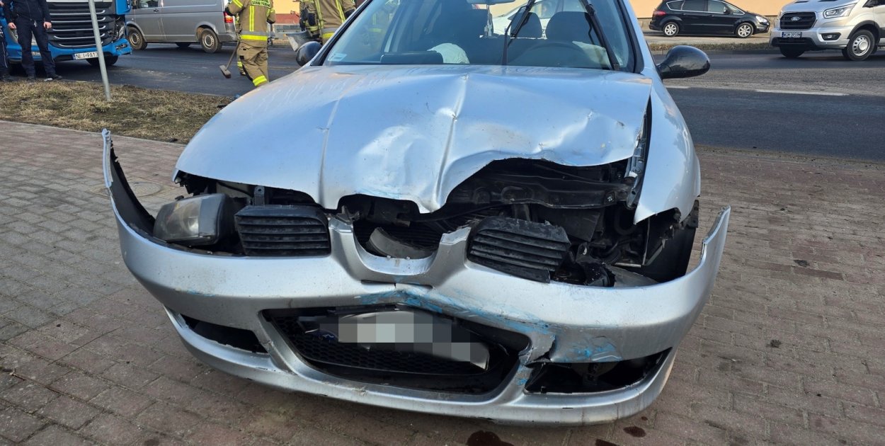 [DK 20] Osobówką w TIRa