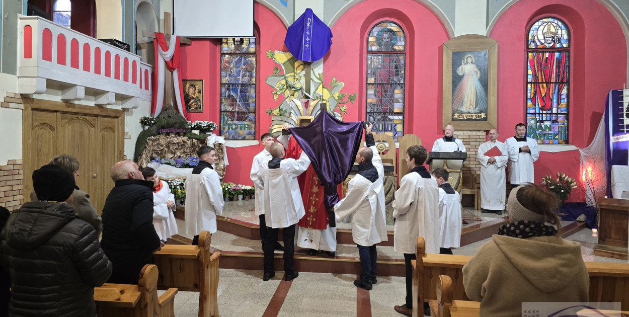 Abp Galbas w Wielki Piątek: świat jest w ręku Boga, a nie przypadku