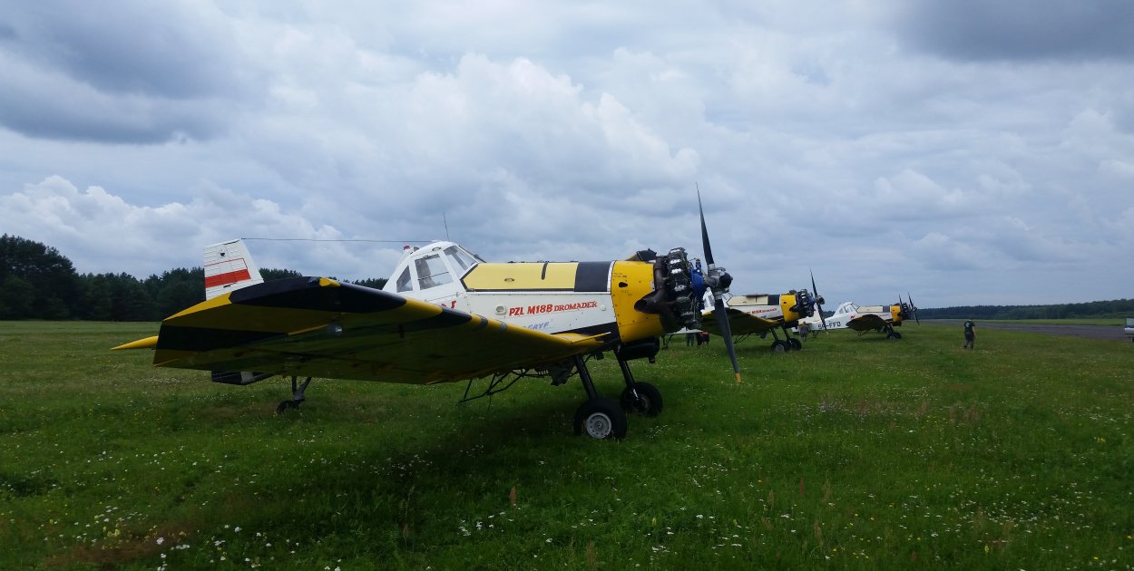 6 zastępów straży pożarnej i 3 samoloty gaszą pożar koło Tuczna